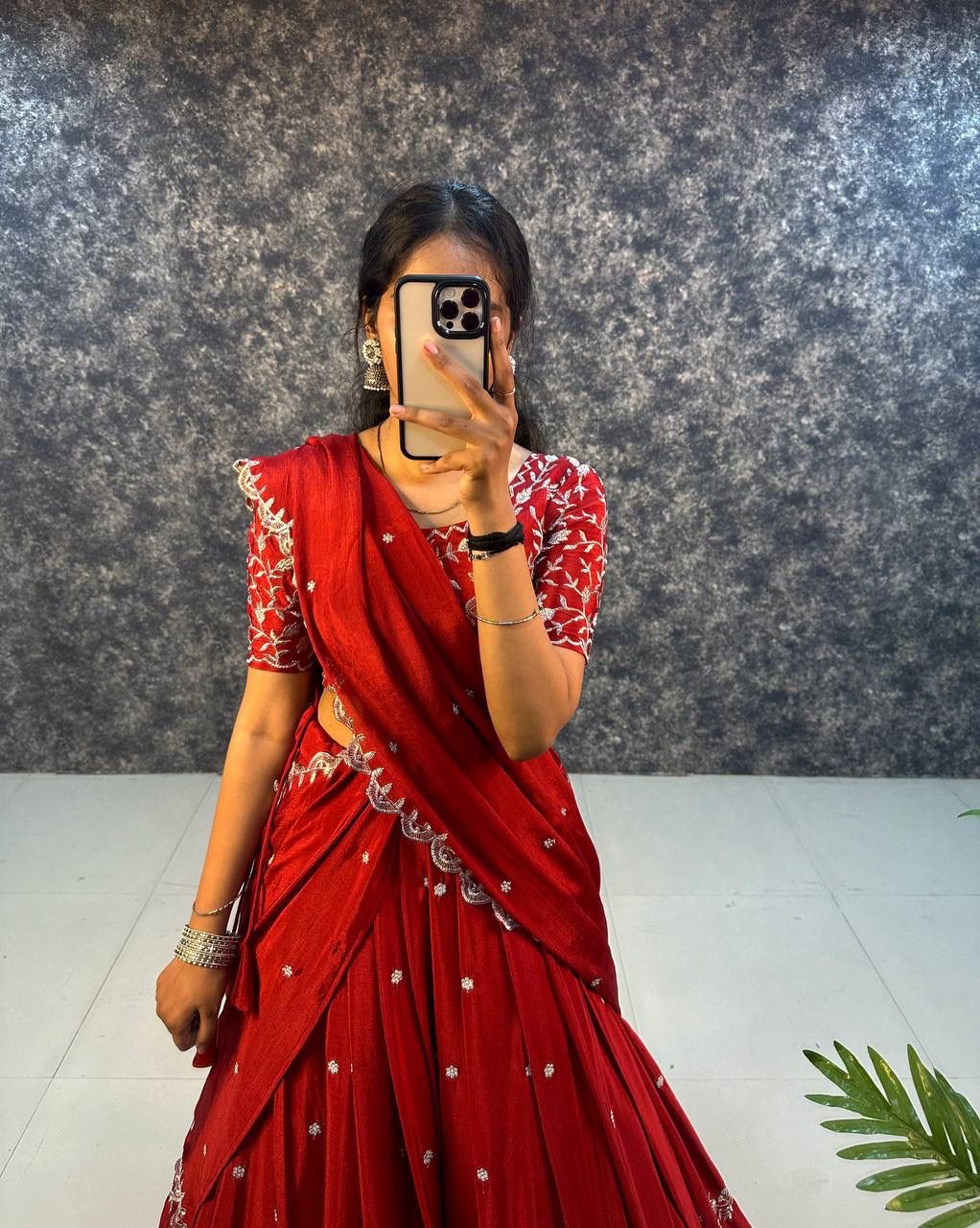 An ideal choice for all traditional events, this fashionable cordset has been designed to perfection for a dash of style