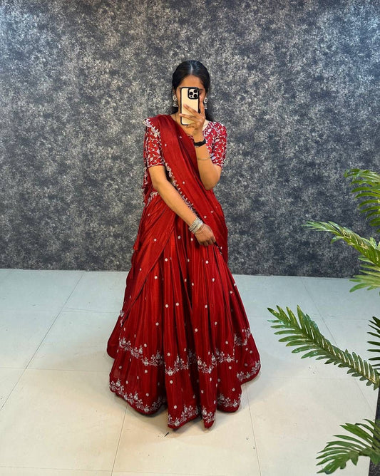 An ideal choice for all traditional events, this fashionable cordset has been designed to perfection for a dash of style
