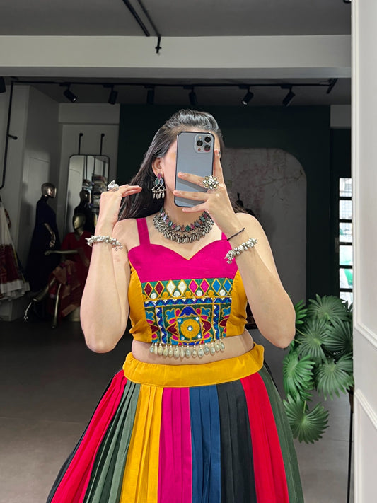 Traditional Gamthi art meets multi-colour cotton flair for your perfect festive look