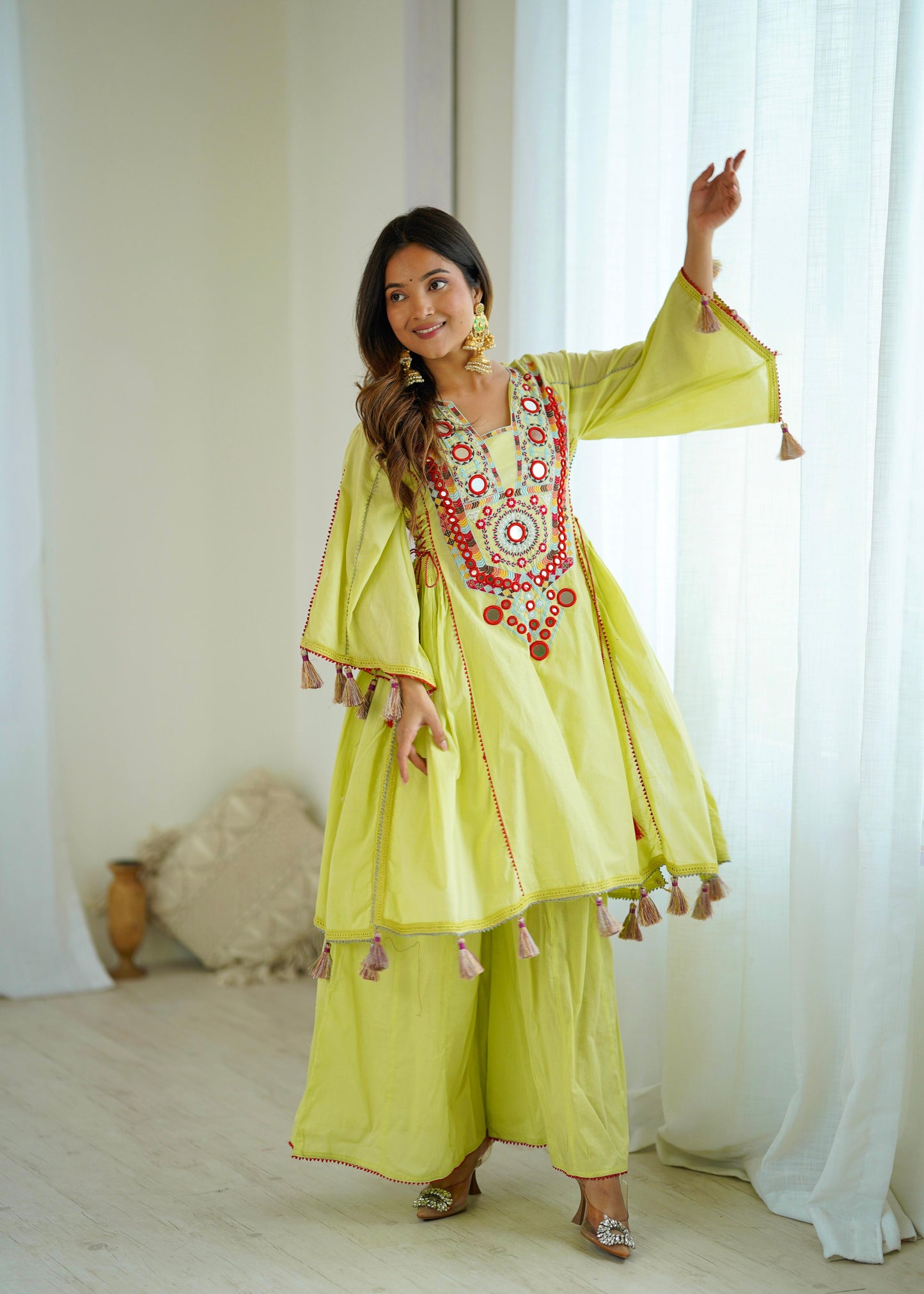 Premium Quality Ready To Wear Showroom Finished Product❣