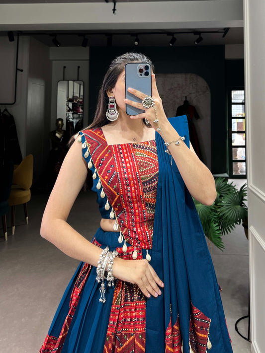 Add this phenomenal spirit of our navratri lehenga with printed design in your garba collection to make imperial impressions on garba night💫