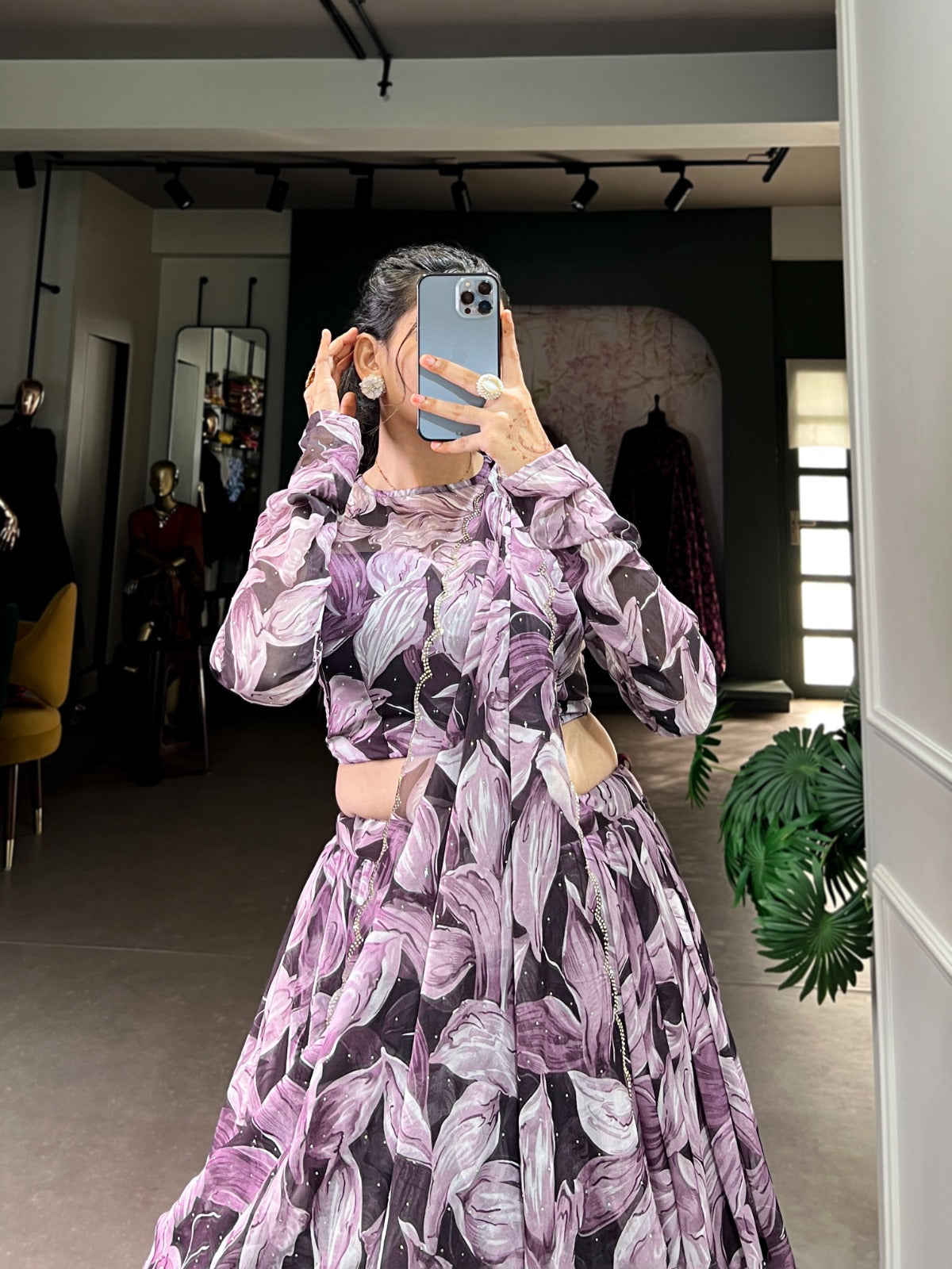 Glamorous, graceful, and glowing—Tabby silk with hotfix